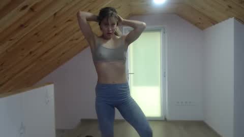 Snapshot of milusea chatting on 12, 10, 2025 milusea online show from 12, 10, 2025
