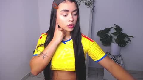 Snapshot of mily_ortiz chatting on 7, 7, 2026 Mily Ortiz online show from 7, 7, 2026