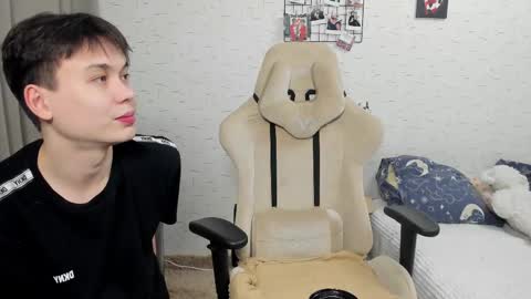 Snapshot of milymi_ chatting on 22, 2, 2025 Milena and Jasper online show from 22, 2, 2025