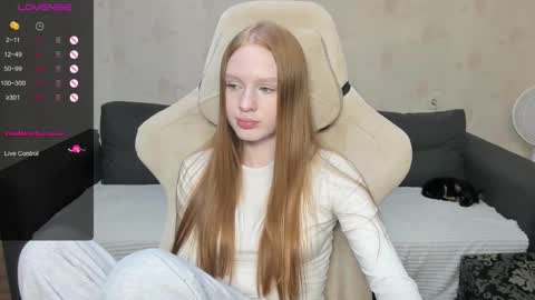 Snapshot of milymi_ chatting on 24, 9, 2025 Milena and Jasper online show from 24, 9, 2025