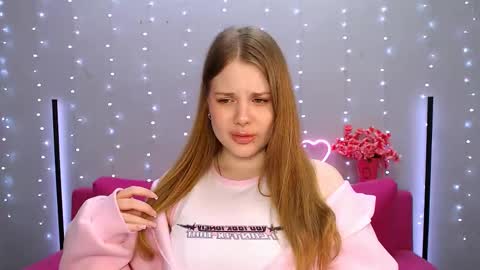 Snapshot of mimicass chatting on 3, 3, 2025 Kelly online show from 3, 3, 2025