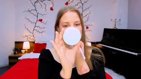 Snapshot of mimicass chatting on 7, 3, 2025 Kelly online show from 7, 3, 2025