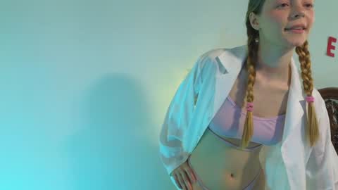 Snapshot of mimichelle chatting on 21, 12, 2024 mimichelle online show from 21, 12, 2024