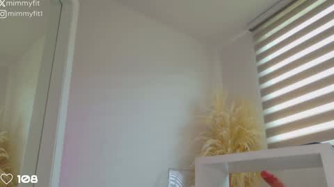 mimmyfit1 online show from 8, 1, 2025