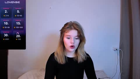 Snapshot of mina27372 chatting on 7, 1, 2025 hi Im Mina online show from 7, 1, 2025