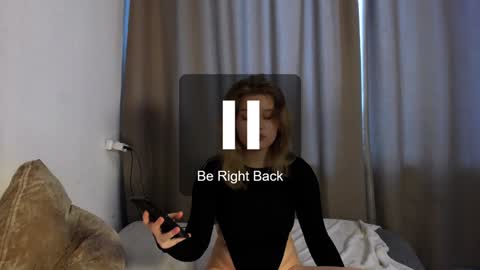 Snapshot of mina27372 chatting on 13, 1, 2025 hi Im Mina online show from 13, 1, 2025