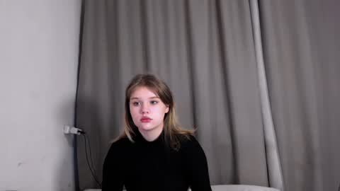 Snapshot of mina27372 chatting on 16, 1, 2025 hi Im Mina online show from 16, 1, 2025