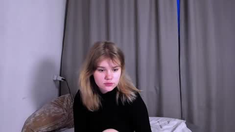 Snapshot of mina27372 chatting on 17, 1, 2025 hi Im Mina online show from 17, 1, 2025