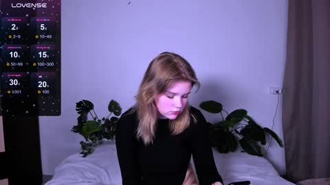 Snapshot of mina27372 chatting on 23, 1, 2025 hi Im Mina online show from 23, 1, 2025