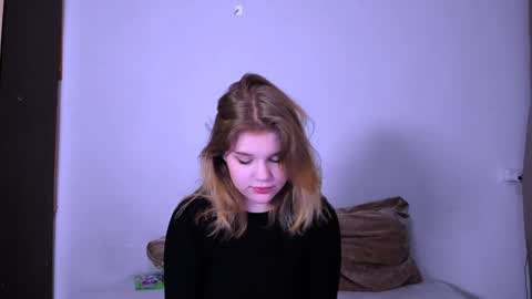 Snapshot of mina27372 chatting on 26, 1, 2025 hi Im Mina online show from 26, 1, 2025