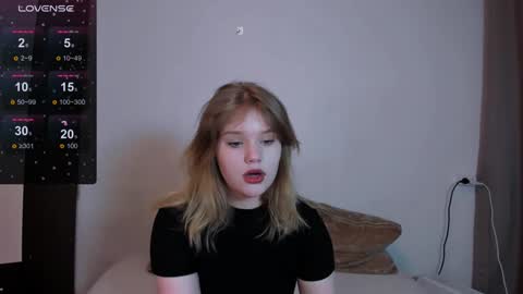 Snapshot of mina27372 chatting on 3, 2, 2025 hi Im Mina online show from 3, 2, 2025