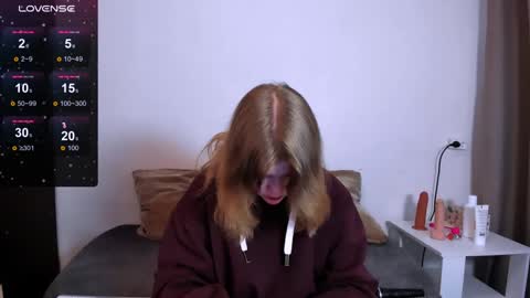 Snapshot of mina27372 chatting on 6, 2, 2025 hi Im Mina online show from 6, 2, 2025