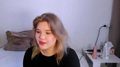 Snapshot of mina27372 chatting on 7, 2, 2025 hi Im Mina online show from 7, 2, 2025