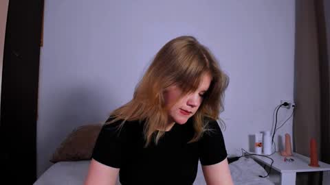 Snapshot of mina27372 chatting on 10, 2, 2025 hi Im Mina online show from 10, 2, 2025