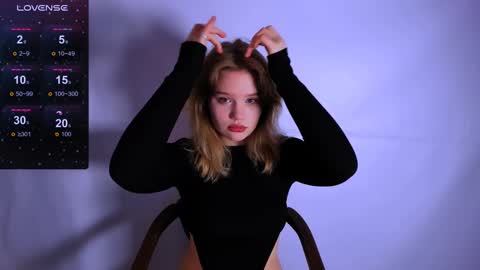 Snapshot of mina27372 chatting on 11, 2, 2025 hi Im Mina online show from 11, 2, 2025