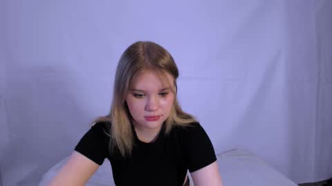 Snapshot of mina27372 chatting on 14, 2, 2025 hi Im Mina online show from 14, 2, 2025