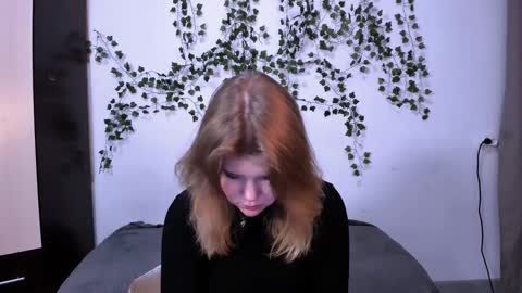 Snapshot of mina27372 chatting on 21, 2, 2025 hi Im Mina online show from 21, 2, 2025