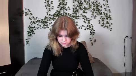 Snapshot of mina27372 chatting on 24, 2, 2025 hi Im Mina online show from 24, 2, 2025