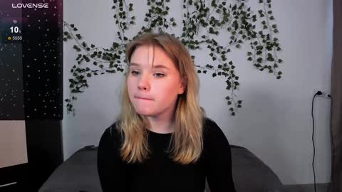 Snapshot of mina27372 chatting on 24, 2, 2025 hi Im Mina online show from 24, 2, 2025