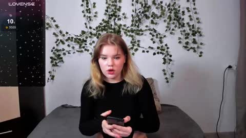 Snapshot of mina27372 chatting on 25, 2, 2025 hi Im Mina online show from 25, 2, 2025