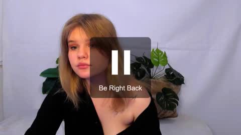 Snapshot of mina27372 chatting on 1, 3, 2025 hi Im Mina online show from 1, 3, 2025