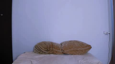 Snapshot of mina27372 chatting on 10, 9, 2025 hi Im Mina online show from 10, 9, 2025