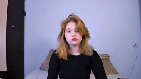 Snapshot of mina27372 chatting on 24, 9, 2025 hi Im Mina online show from 24, 9, 2025