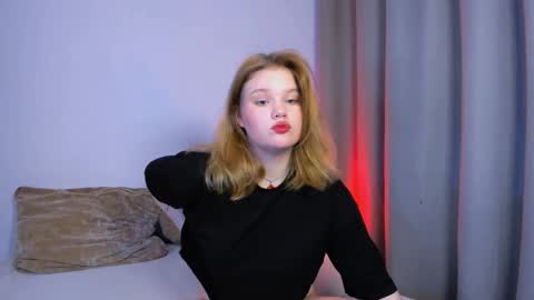 Snapshot of mina27372 chatting on 26, 9, 2025 hi Im Mina online show from 26, 9, 2025