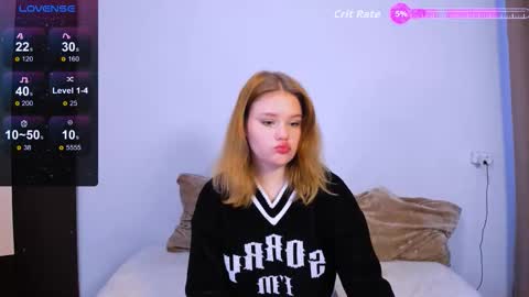 Snapshot of mina27372 chatting on 11, 10, 2025 hi Im Mina online show from 11, 10, 2025