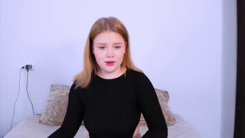 Snapshot of mina27372 chatting on 25, 10, 2025 hi Im Mina online show from 25, 10, 2025