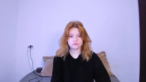 Snapshot of mina27372 chatting on 2, 11, 2025 hi Im Mina online show from 2, 11, 2025