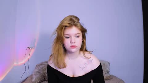 Snapshot of mina27372 chatting on 29, 11, 2025 hi Im Mina online show from 29, 11, 2025