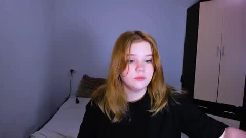 Snapshot of mina27372 chatting on 20, 12, 2025 hi Im Mina online show from 20, 12, 2025