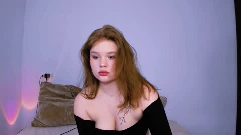 Snapshot of mina27372 chatting on 8, 1, 2026 hi Im Mina online show from 8, 1, 2026