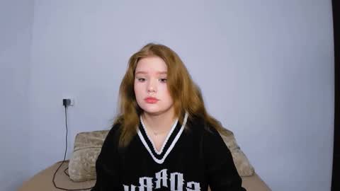 Snapshot of mina27372 chatting on 10, 1, 2026 hi Im Mina online show from 10, 1, 2026