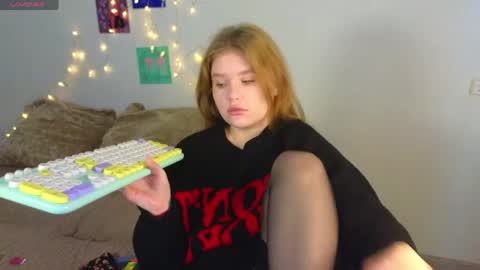 Snapshot of mina27372 chatting on 23, 4, 2026 hi Im Mina online show from 23, 4, 2026