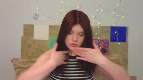 Snapshot of mina27372 chatting on 18, 5, 2026 hi Im Mina online show from 18, 5, 2026