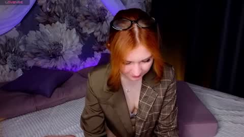 Snapshot of mina27372 chatting on 7, 7, 2026 hi Im Mina online show from 7, 7, 2026