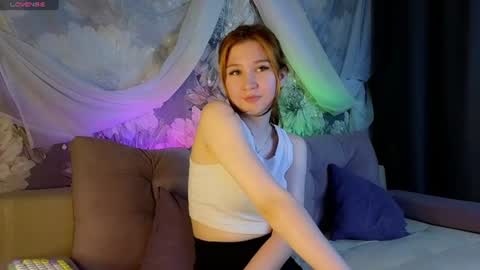 Snapshot of mina27372 chatting on 18, 7, 2026 hi Im Mina online show from 18, 7, 2026