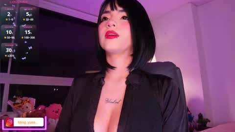 Snapshot of ming_yue_ chatting on 11, 11, 2025 My name is Fer Nice to meet you give it a thumbs up please its important online show from 11, 11, 2025