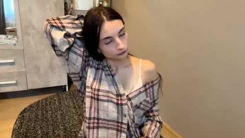 Snapshot of minhblomme chatting on 2, 10, 2025 Emilia online show from 2, 10, 2025
