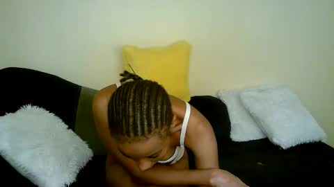 Snapshot of minieme001 chatting on 2, 3, 2026 minieme001 online show from 2, 3, 2026