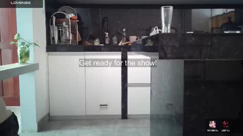 Snapshot of minikunis chatting on 21, 9, 2025 Mini Mila Kunis ft Ashton Katchero. Follow me to stay in touch online show from 21, 9, 2025