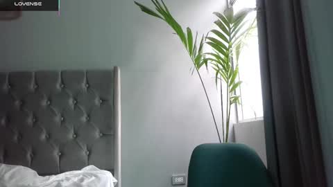 Snapshot of minikunis chatting on 29, 10, 2025 Mini Mila Kunis ft Ashton Katchero. Follow me to stay in touch online show from 29, 10, 2025