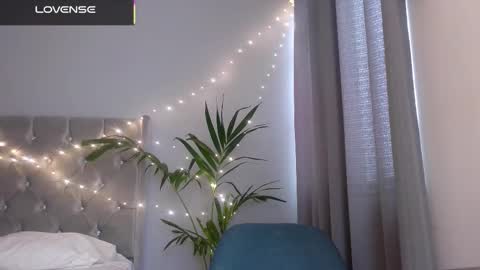 Snapshot of minikunis chatting on 27, 11, 2025 Mini Mila Kunis ft Ashton Katchero. Follow me to stay in touch online show from 27, 11, 2025