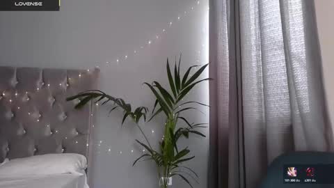 Snapshot of minikunis chatting on 18, 12, 2025 Mini Mila Kunis ft Ashton Katchero. Follow me to stay in touch online show from 18, 12, 2025