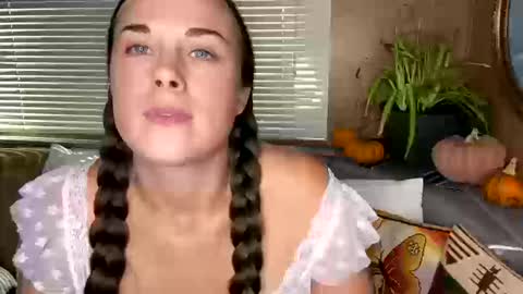 minimaggie online show from 15, 10, 2025