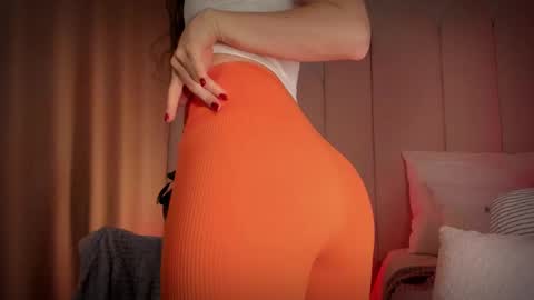 Snapshot of mira_kraviz chatting on 30, 9, 2025 Mira online show from 30, 9, 2025