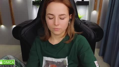 Snapshot of mira_mermayd chatting on 12, 1, 2025 Mira online show from 12, 1, 2025