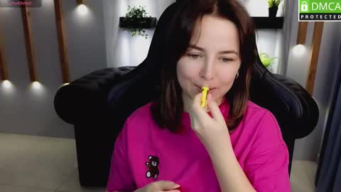 Snapshot of mira_mermayd chatting on 5, 3, 2025 Mira online show from 5, 3, 2025